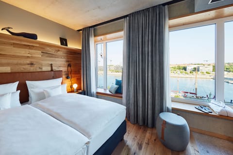 Free minibar, in-room safe, laptop workspace, blackout drapes