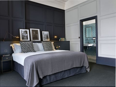 Superior King Room | Premium bedding, in-room safe, desk, iron/ironing board