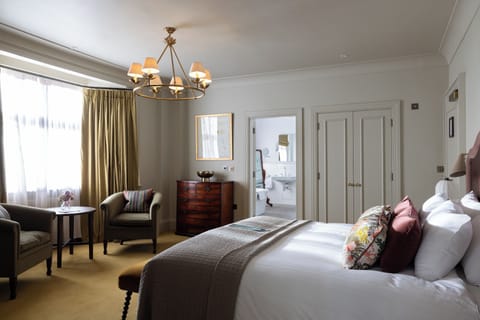 In-room safe, individually decorated, individually furnished, desk