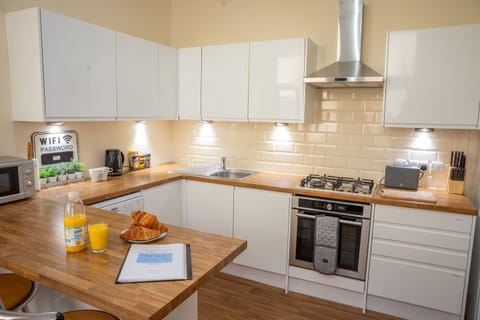 House, Private Bathroom | Shared kitchen