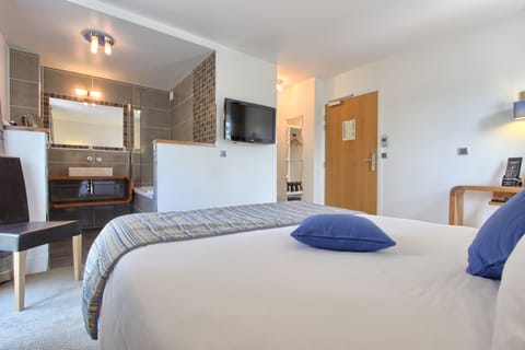 Superior Double Room | Premium bedding, desk, free WiFi, bed sheets