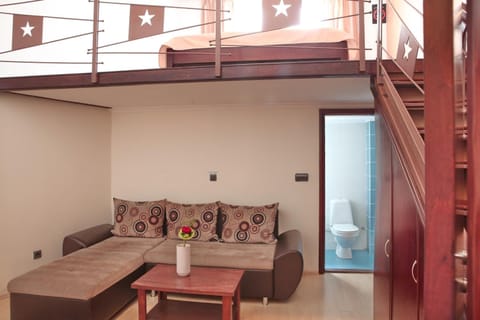 24-inch LCD TV with cable channels, TV