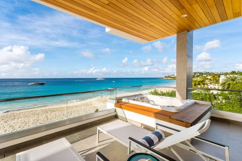 Signature Condo, 1 Bedroom, Hot Tub, Beachfront | Terrace/patio