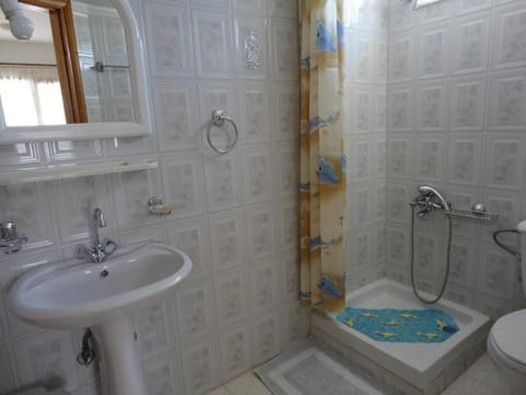 Superior Studio with two Balconies, (Sea View and Mountain View) | Bathroom | Shower, hair dryer, towels