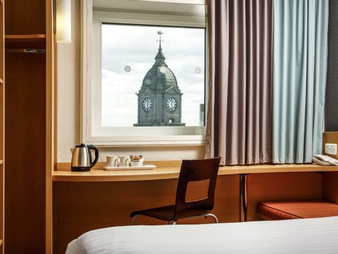 Room, 1 Double Bed | Desk, free cribs/infant beds, free WiFi, bed sheets