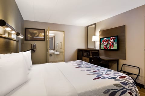 Superior Room, 1 King Bed, Accessible (Smoke Free) | In-room safe, desk, free cribs/infant beds, free WiFi