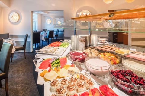 Daily buffet breakfast (EUR 15 per person)