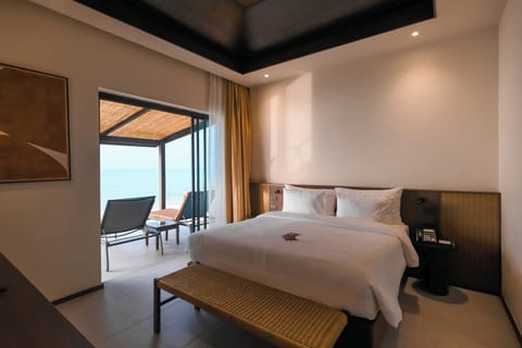 Villa, 2 Bedrooms | Minibar, in-room safe, desk, soundproofing