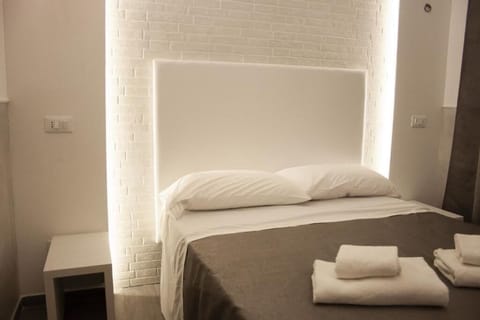 In-room safe, desk, soundproofing, free WiFi