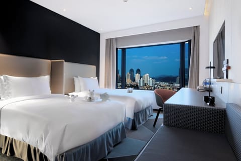 Standard Room, 2 Twin Beds, City View (Stocked Minibar) | Blackout drapes, soundproofing, free WiFi, bed sheets