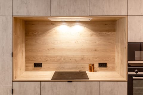 Deluxe Apartment | Private kitchen | Coffee/tea maker, electric kettle