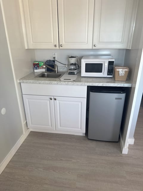 Deluxe Room, 1 Queen Bed with Sofa bed | Iron/ironing board, free WiFi, bed sheets