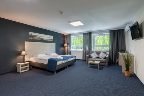 Junior Studio Suite | Individually furnished, laptop workspace, blackout drapes, soundproofing