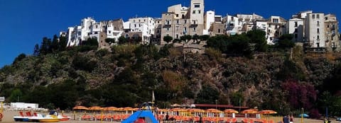 Private beach nearby, white sand, sun loungers, beach umbrellas