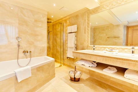 Junior Suite, Bathtub, Mountain View (40m²) | Bathroom | Hair dryer, bathrobes, slippers, towels