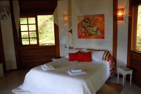 Minibar, free WiFi, bed sheets