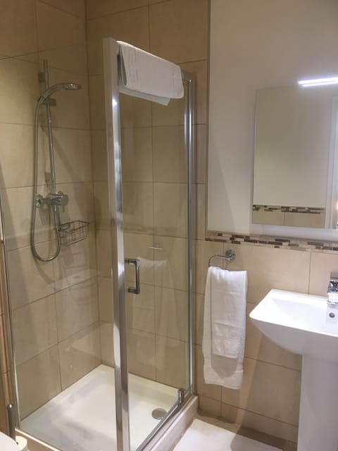 Double Room | Bathroom | Shower, hair dryer, towels