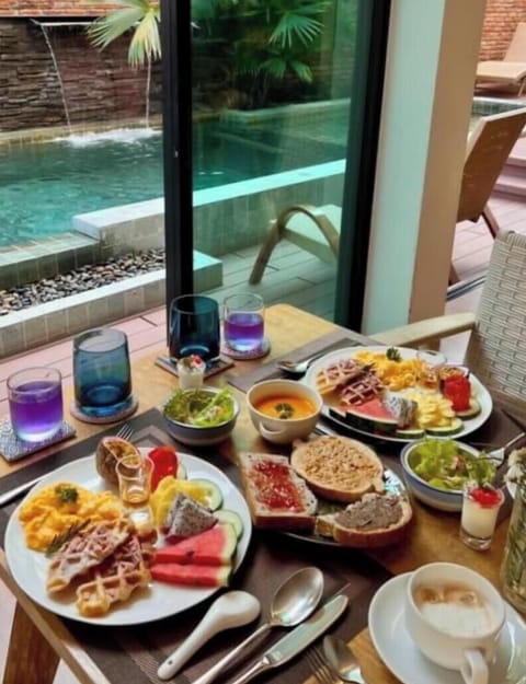Daily continental breakfast for a fee