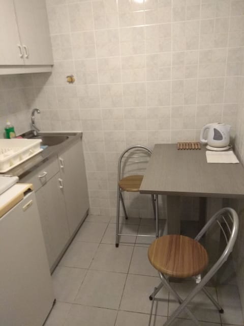 Studio | Private kitchen | Fridge, coffee/tea maker, electric kettle