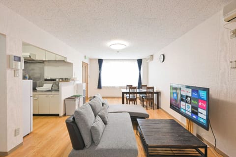 Apartment | Living area | Flat-screen TV
