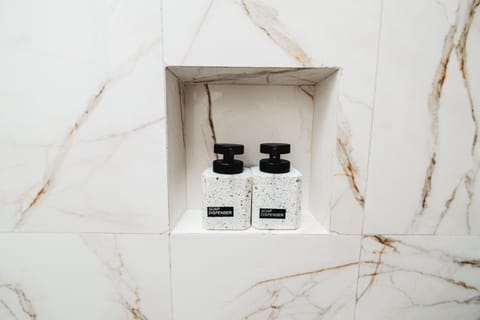 Signature Room | Desk, soundproofing, free WiFi, bed sheets