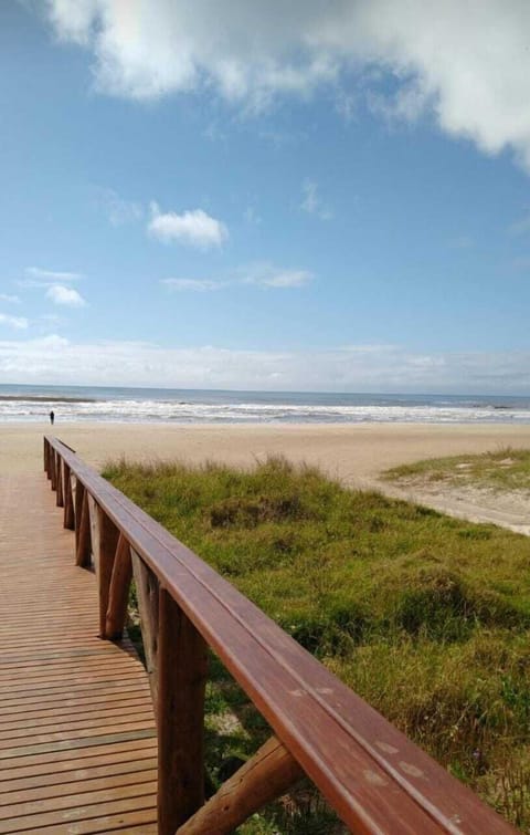 Beach nearby, white sand, 20 beach bars
