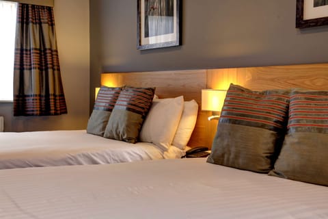 In-room safe, desk, laptop workspace, soundproofing