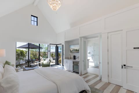 Modern Romance | Premium bedding, down comforters, individually decorated