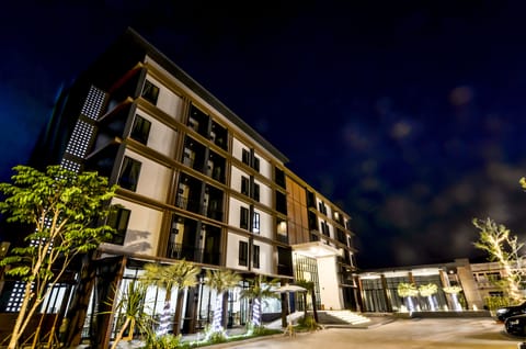 Front of property - evening/night