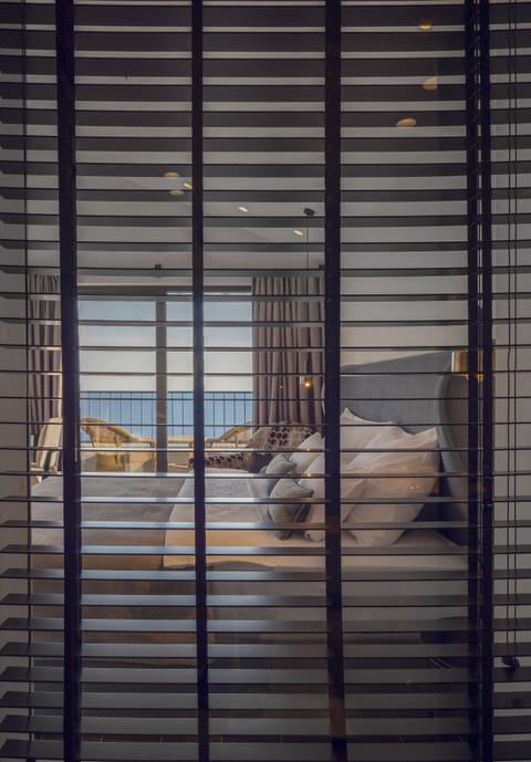 Minibar, in-room safe, desk, laptop workspace