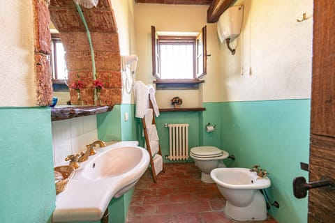 Superior Apartment, Accessible (4+2 Fitto) | Bathroom | Shower, rainfall showerhead, hair dryer, bidet