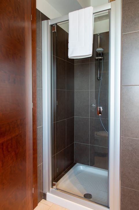 Traditional Double or Twin Room | Bathroom | Shower, rainfall showerhead, eco-friendly toiletries, hair dryer