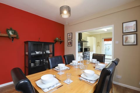 Cottage | Dining