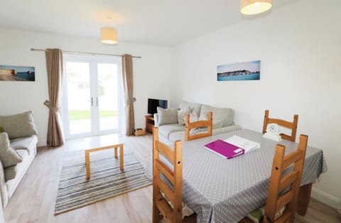 Cottage | Living area | LCD TV