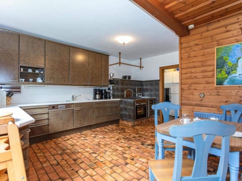 House | Private kitchen | Highchair