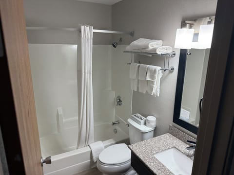 Bathtub, deep soaking tub, free toiletries, hair dryer