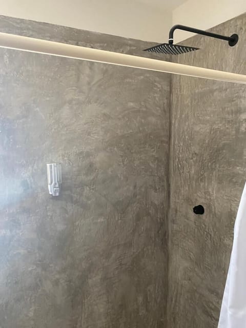 Comfort Double Room, 1 Queen Bed, Non Smoking, Balcony | Bathroom shower