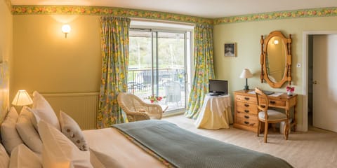 Superior Double or Twin Room | Individually decorated, individually furnished, iron/ironing board