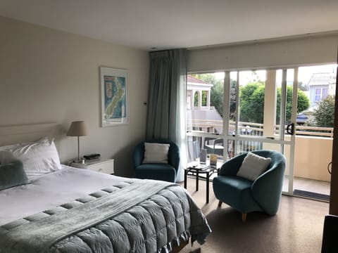 Studio, 1 Queen Bed | Living area | LCD TV