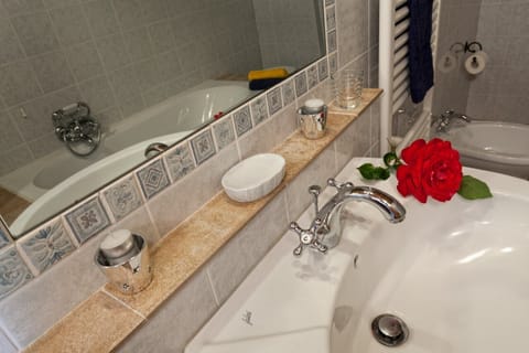Apartment, 2 Bedrooms, Hill View, Ground Floor (SL13) | Bathroom sink