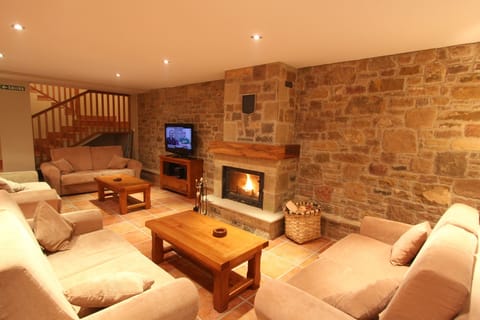 Traditional House, Multiple Bedrooms | Living area | 42-inch flat-screen TV with digital channels, TV, fireplace