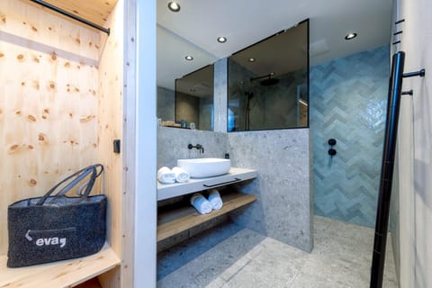 Free toiletries, hair dryer, bathrobes, slippers