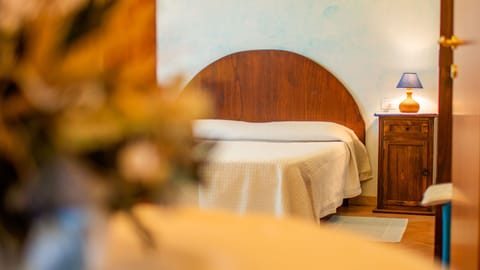 Minibar, individually decorated, individually furnished, desk