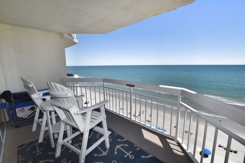 Condo, 1 Bedroom | Property grounds
