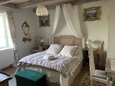 Deluxe Double Room (Victoire) | Premium bedding, individually decorated, individually furnished, desk