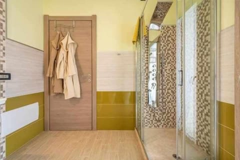 Shower, hydromassage showerhead, hair dryer, bathrobes