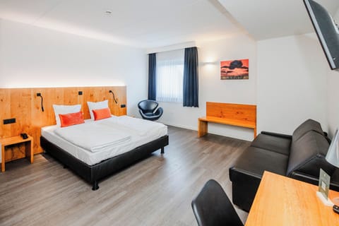 Executive Room | In-room safe, desk, free WiFi, bed sheets