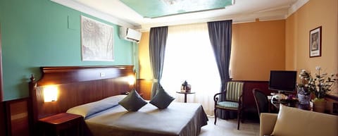 Minibar, in-room safe, desk, soundproofing