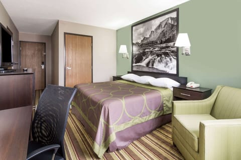 Premium bedding, in-room safe, iron/ironing board