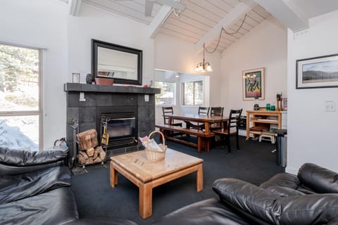 Townhome, 3 Bedrooms (Chamonix #62 Bldg. D) | Living room | TV, table tennis